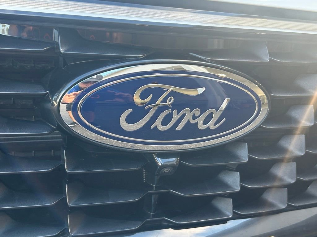 Certified 2024 Ford Escape SE w/ PHEV Premium Package FWD image 19