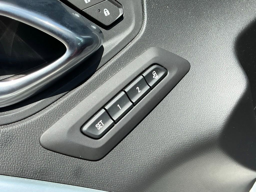 Used 2022 Chevrolet Camaro SS RWD image 26