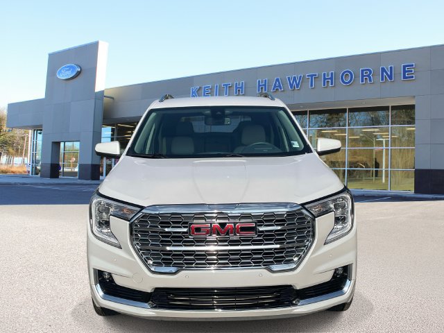 Used 2024 GMC Terrain Denali AWD/4WD image 2