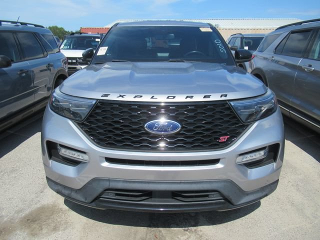 Certified 2022 Ford Explorer ST w/ Equipment Group 401A AWD/4WD image 2