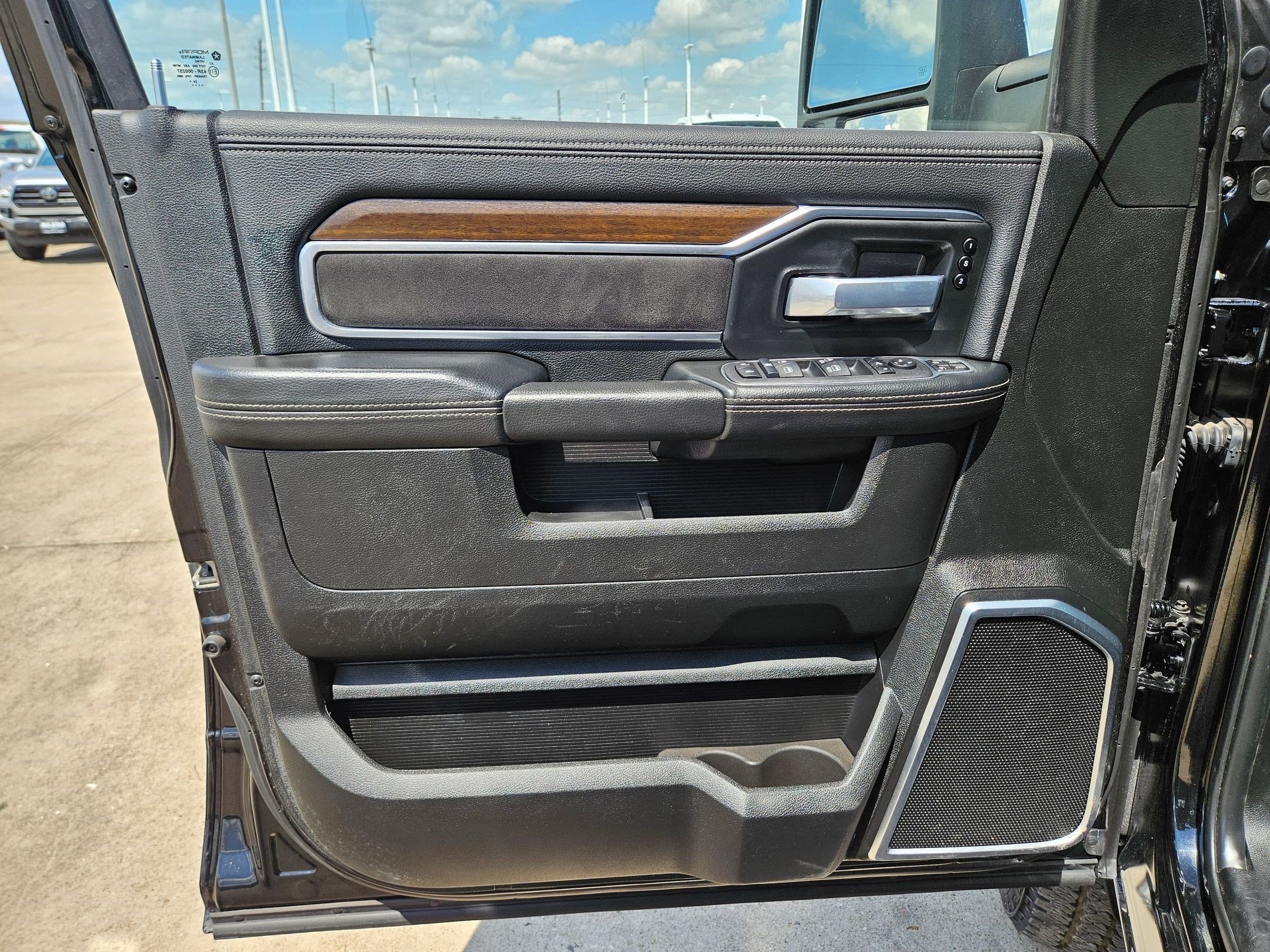 Used 2024 RAM 2500 Laramie w/ Safety Group AWD/4WD image 14