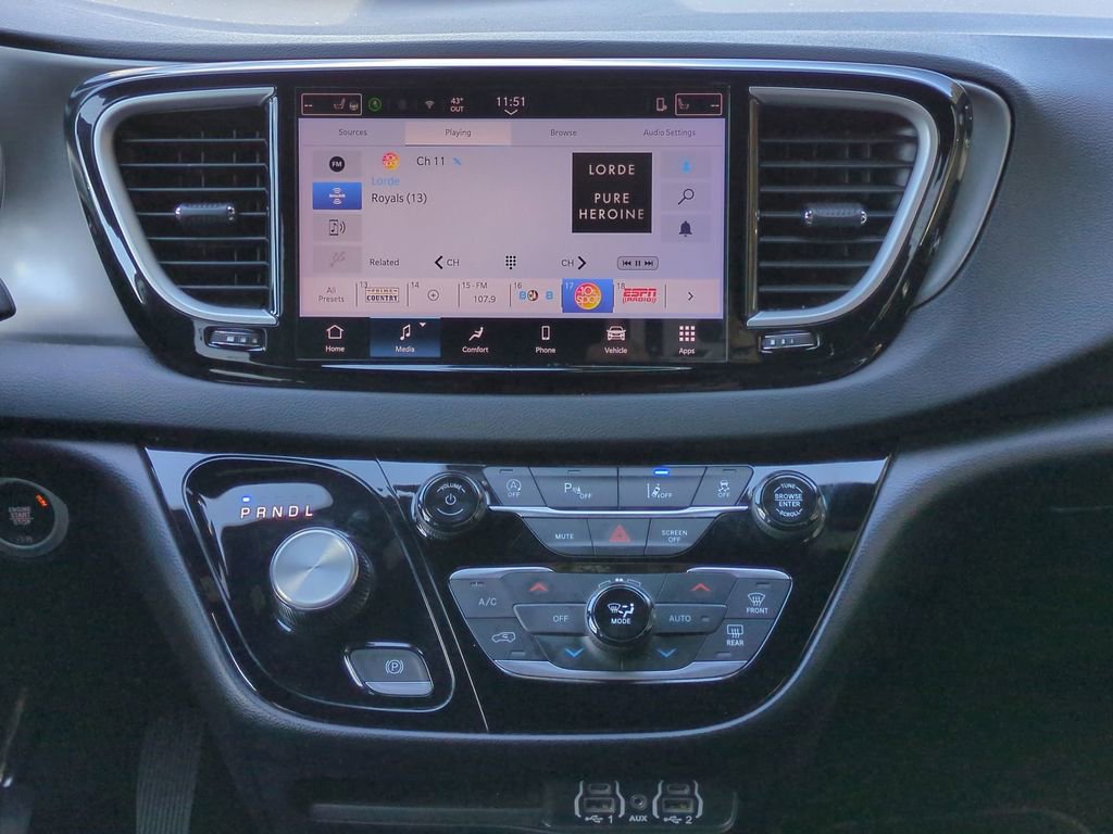 Used 2025 Chrysler Pacifica Select FWD image 23