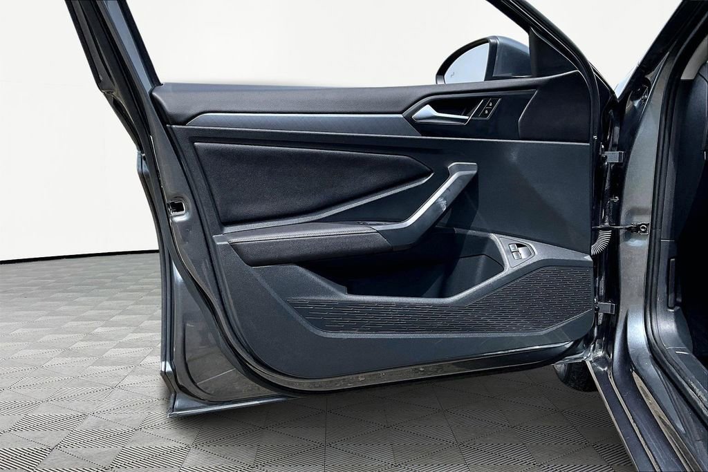 Used 2024 Volkswagen Jetta SE FWD image 23