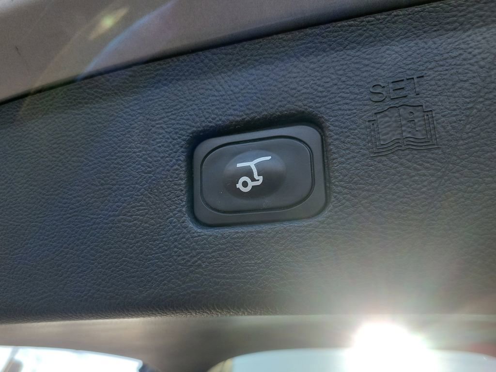 Certified 2023 Ford Edge Titanium image 25