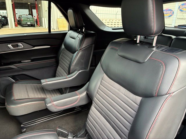 Certified 2025 Ford Explorer ST-Line w/ Premium Package AWD/4WD image 9