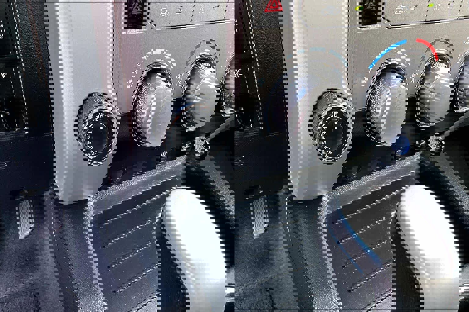 Used 2018 Toyota Tundra SR5 w/ SR5 Upgrade Package image 35