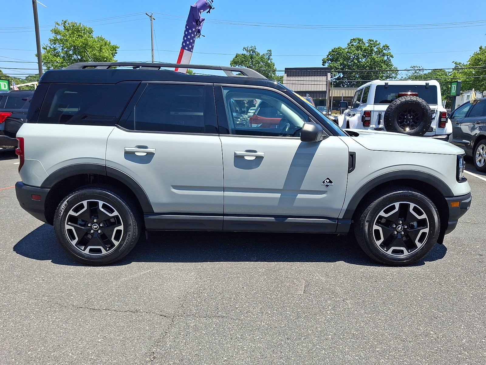 Certified 2022 Ford Bronco Sport Outer Banks w/ Tech Package AWD/4WD image 12