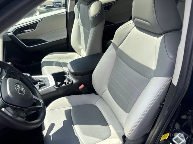 Used 2021 Toyota RAV4 XLE Premium AWD/4WD image 19