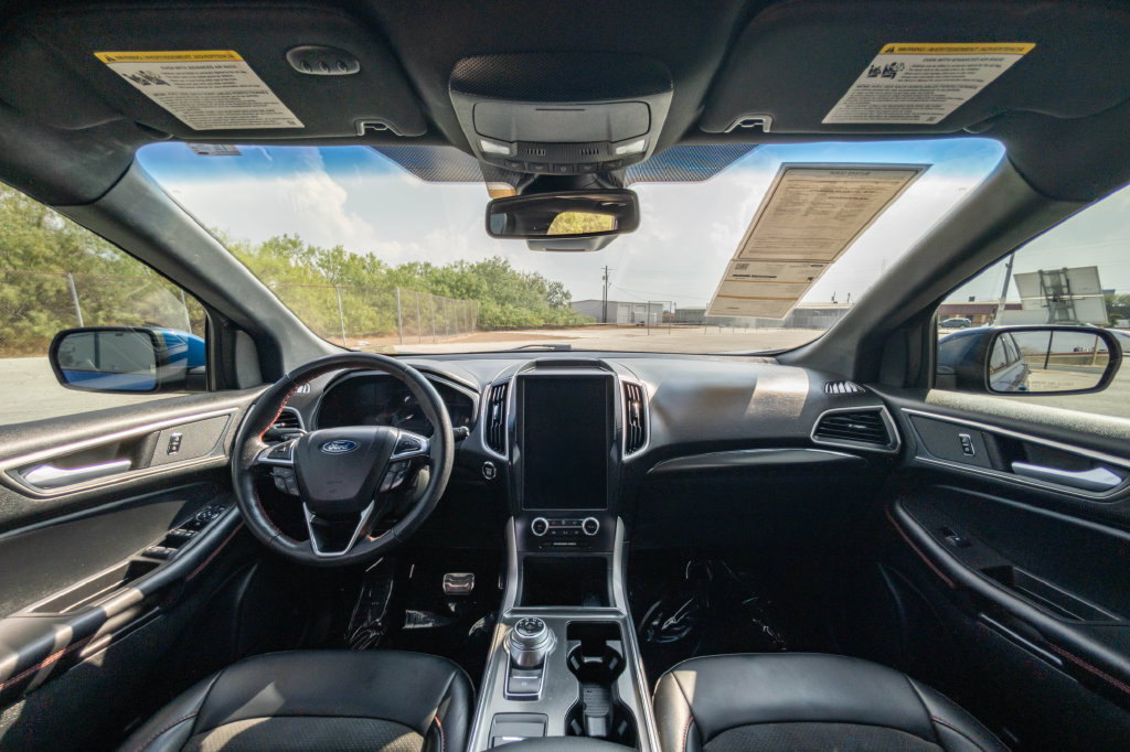 Certified 2024 Ford Edge ST-Line AWD/4WD image 18
