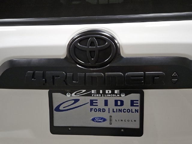 Used 2022 Toyota 4Runner TRD Off-Road Premium AWD/4WD image 39