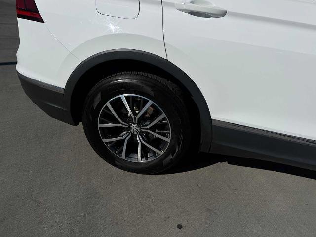 Used 2020 Volkswagen Tiguan SE w/ Panoramic Sunroof Package image 11