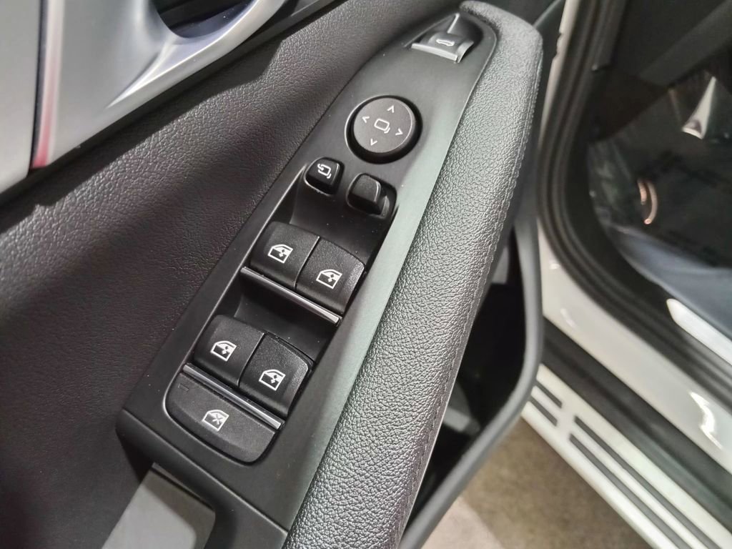 Used 2021 BMW X5 xDrive40i w/ Convenience Package AWD/4WD image 18