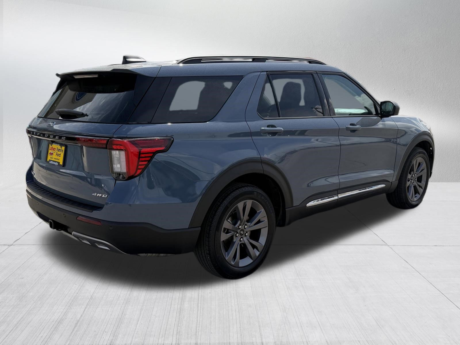 Certified 2025 Ford Explorer Active w/ Active Comfort Package AWD/4WD image 5