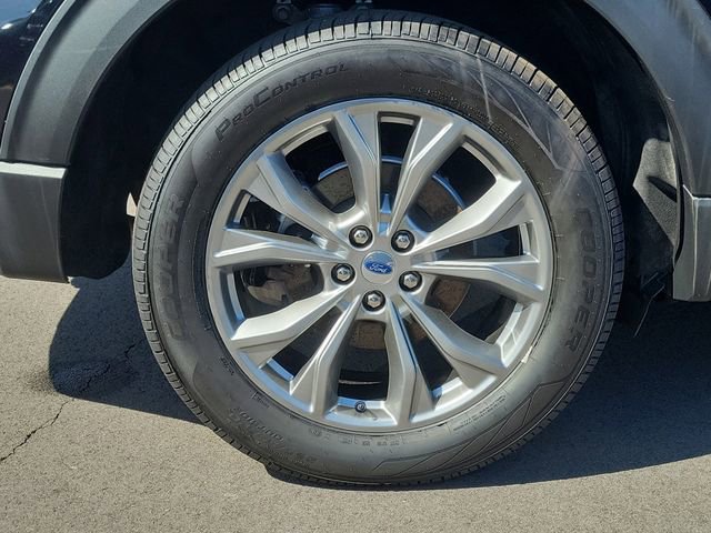 Certified 2023 Ford Explorer XLT w/ Equipment Group 202A image 5