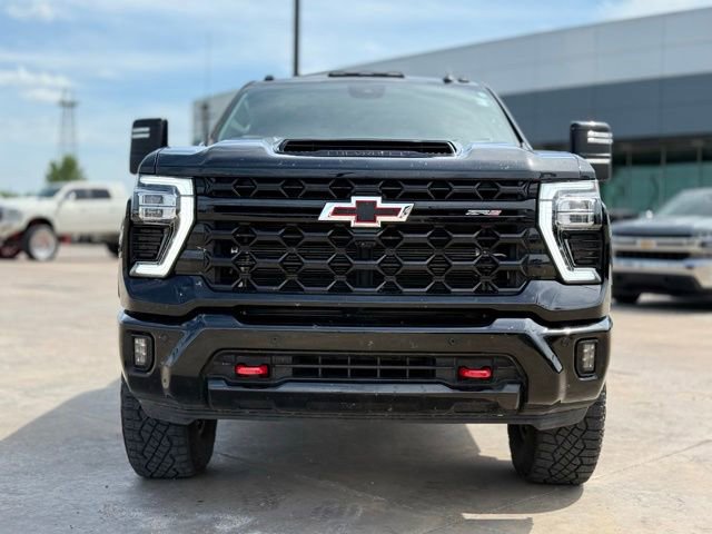 Used 2025 Chevrolet Silverado 2500 ZR2 w/ Technology Package AWD/4WD image 3