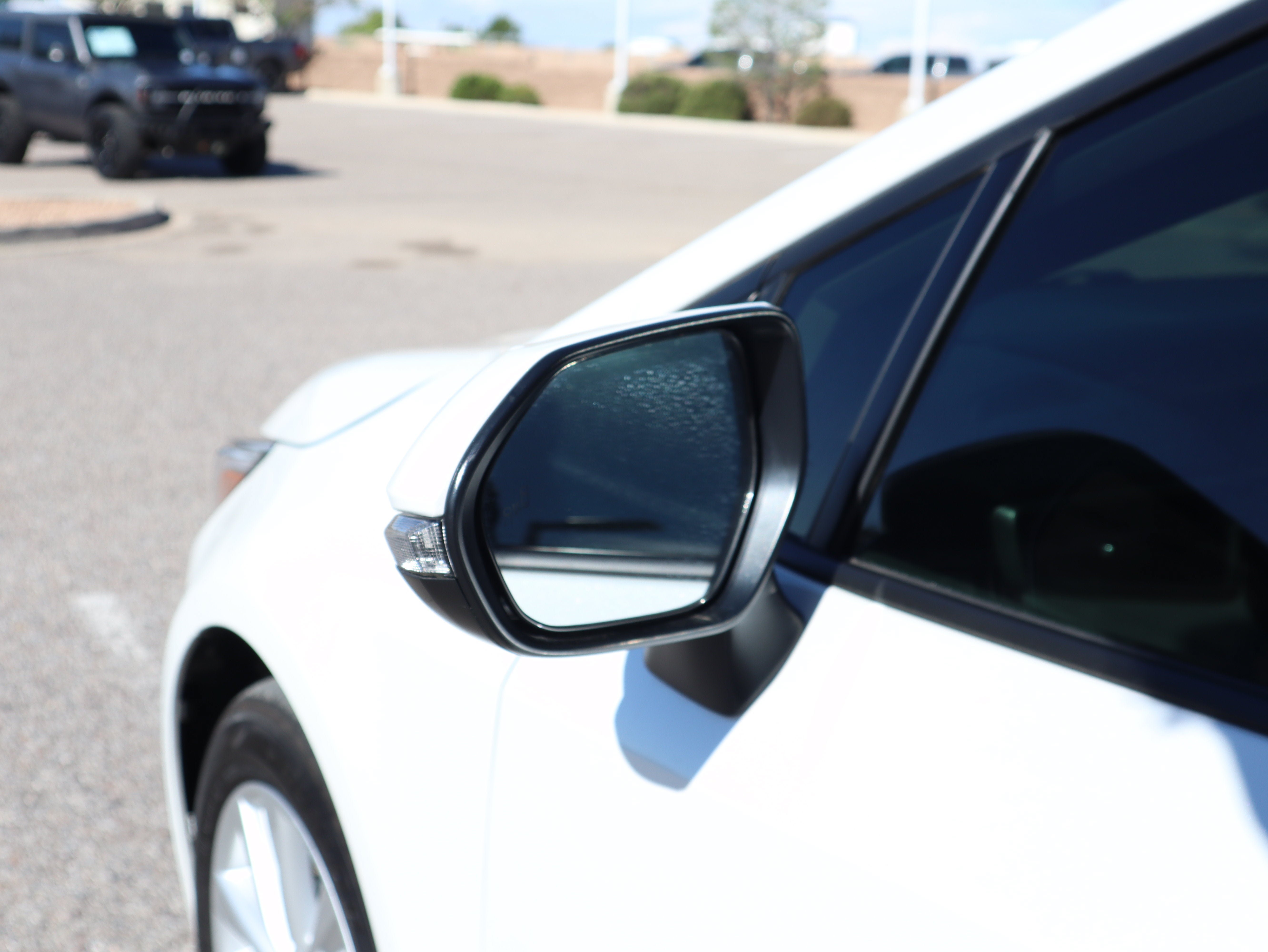 Used 2025 Toyota Corolla SE w/ SE Package FWD image 17