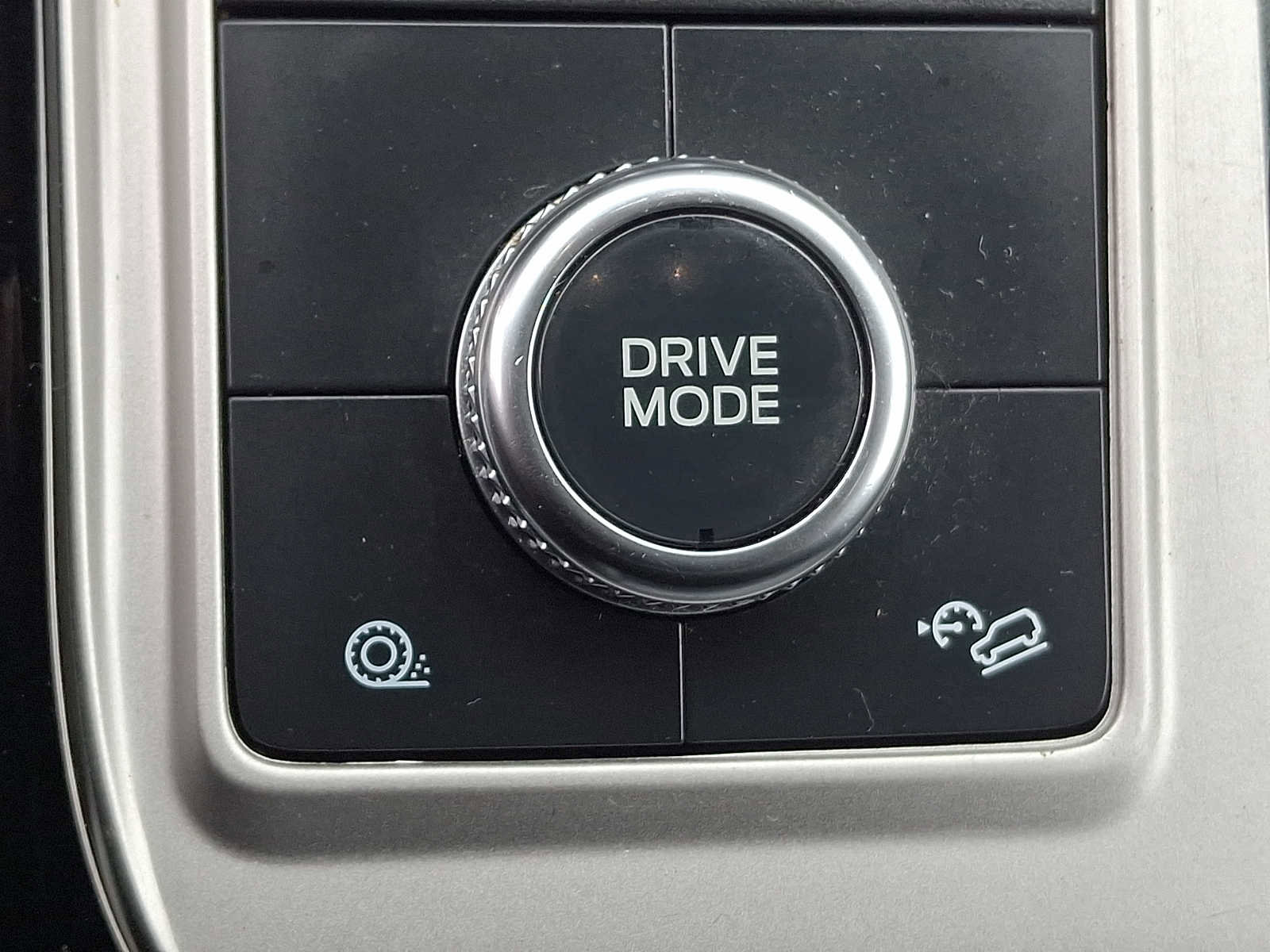 Certified 2023 Ford Explorer ST-Line w/ Class IV Trailer Tow Package image 26