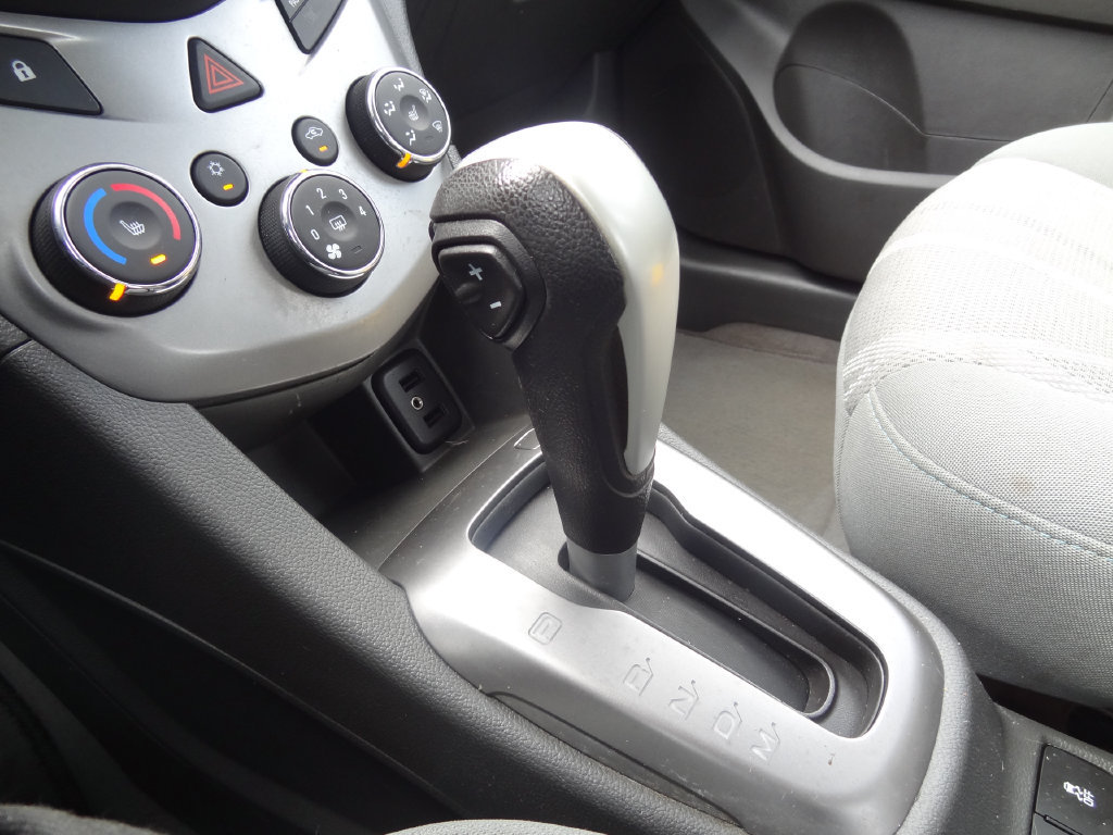 Used 2018 Chevrolet Sonic LT w/ Convenience Package FWD image 28
