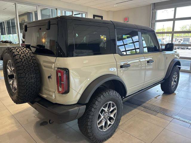 Certified 2025 Ford Bronco Badlands AWD/4WD image 3