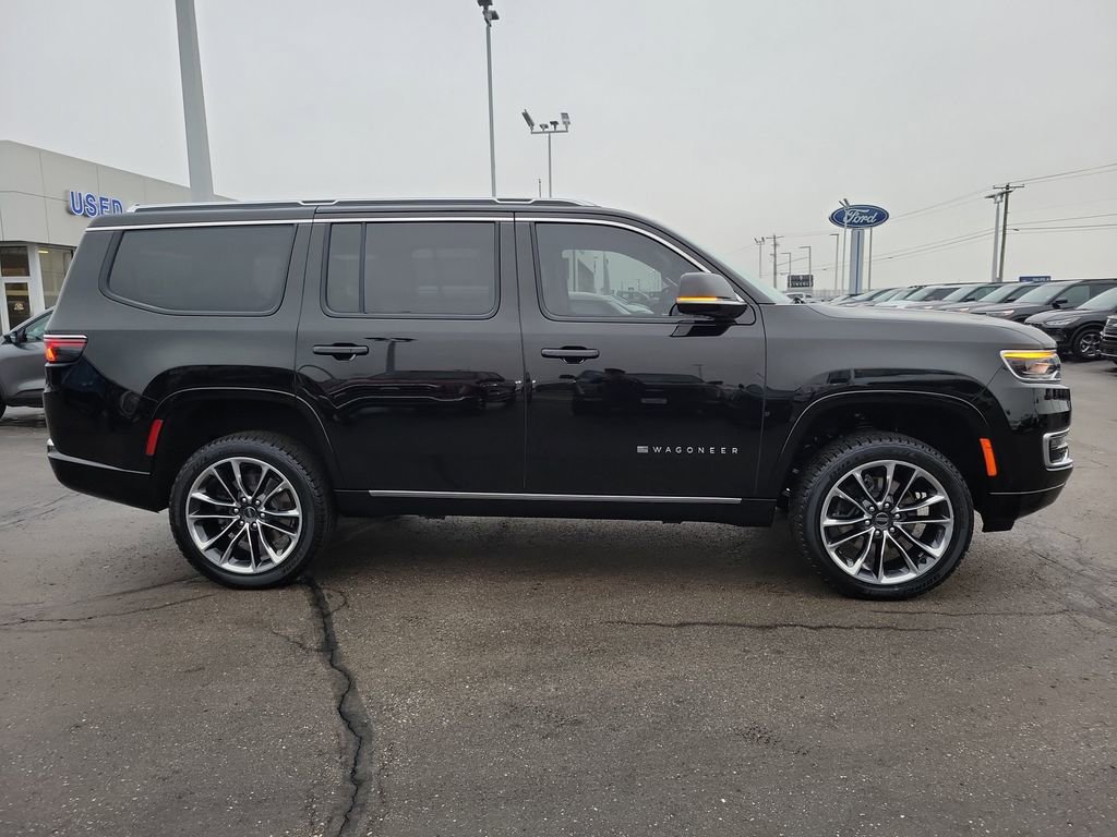 Used 2023 Jeep Wagoneer Series III w/ Premium Group I image 3