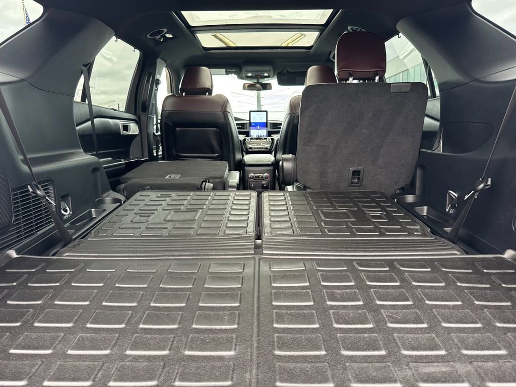 Certified 2023 Ford Explorer Platinum w/ Technology Package image 15