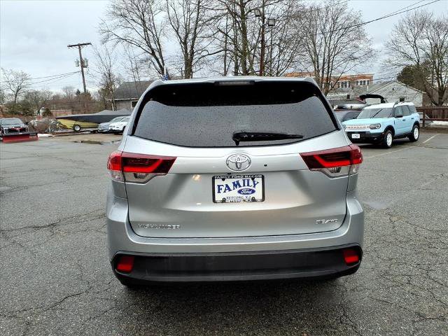 Used 2019 Toyota Highlander SE image 6
