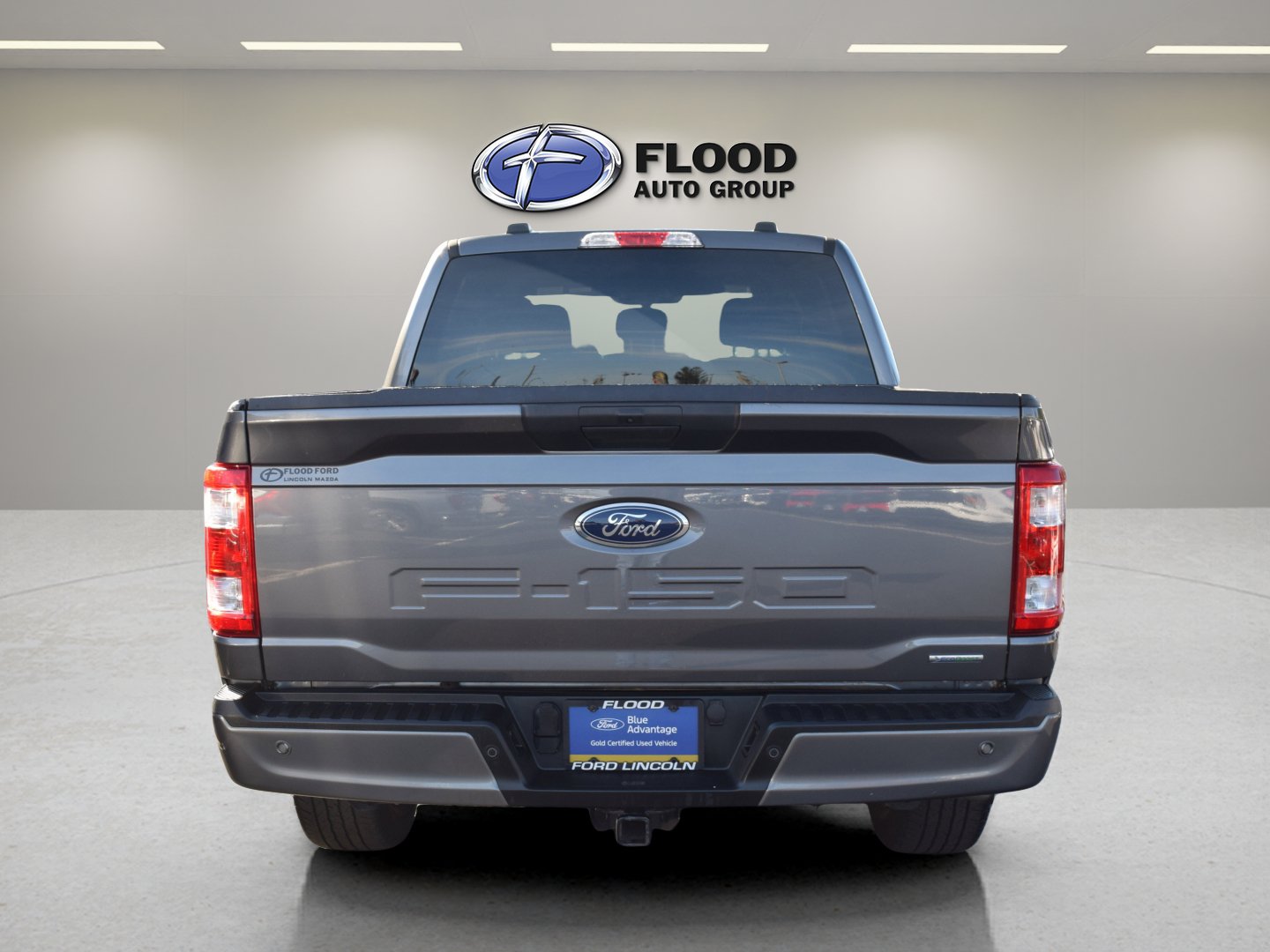 Certified 2022 Ford F150 XL w/ STX Appearance Package AWD/4WD image 4