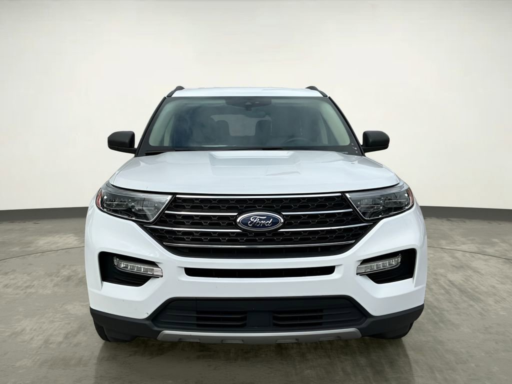 Certified 2024 Ford Explorer XLT w/ Equipment Group 202A RWD image 11