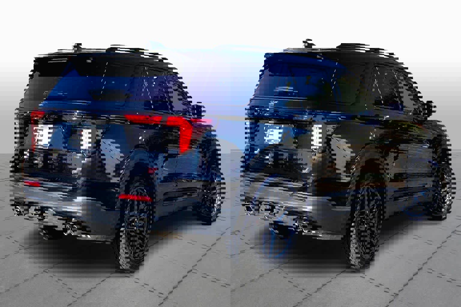 Certified 2025 Ford Explorer ST image 4