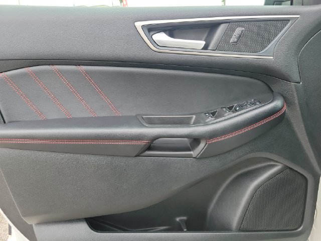 Certified 2024 Ford Edge ST-Line AWD/4WD image 19