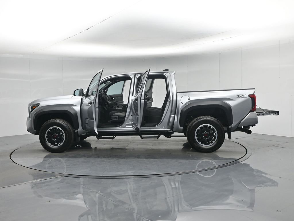 Used 2025 Toyota Tacoma TRD Off-Road image 58