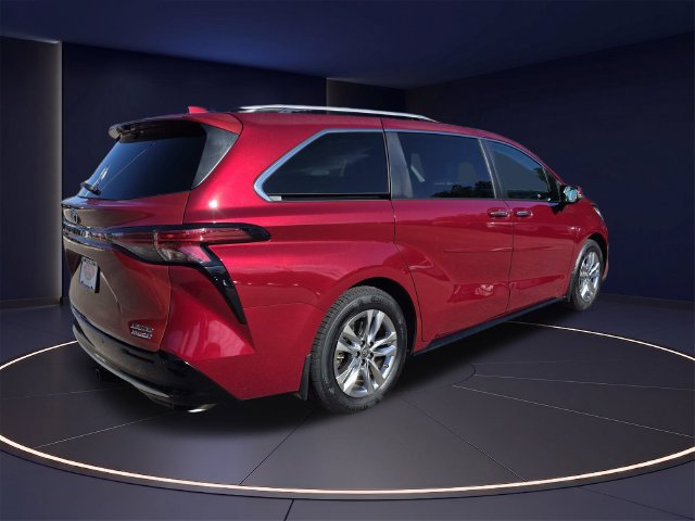 Used 2023 Toyota Sienna Limited AWD/4WD image 3