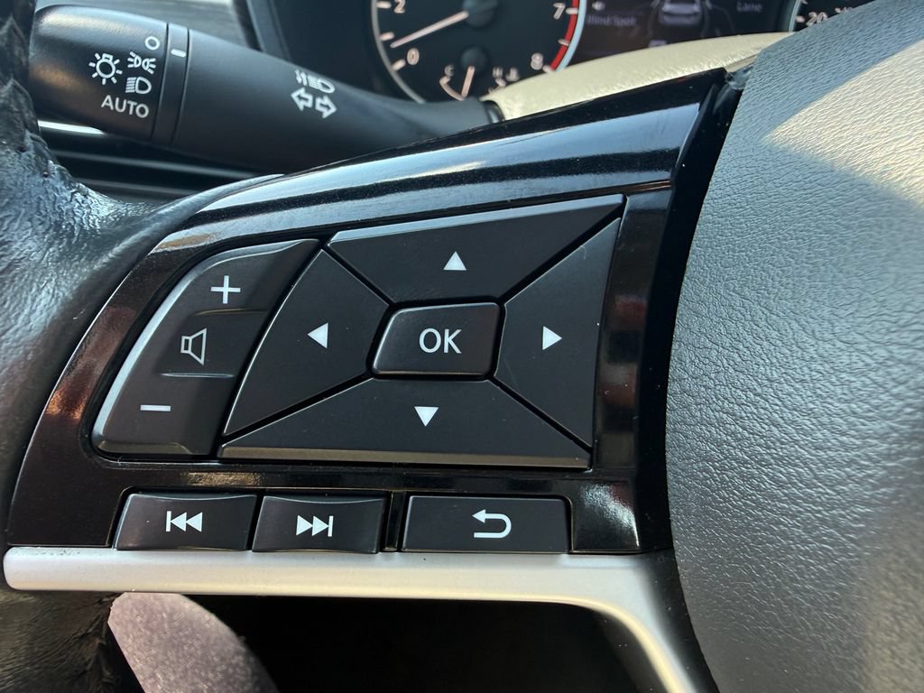 Used 2024 Nissan Altima 2.5 SV w/ SV Premium Package FWD image 21