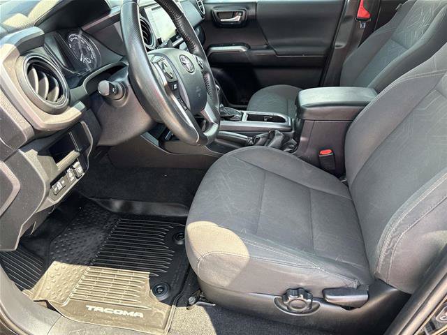 Used 2017 Toyota Tacoma TRD Sport w/ Tow Package AWD/4WD image 15