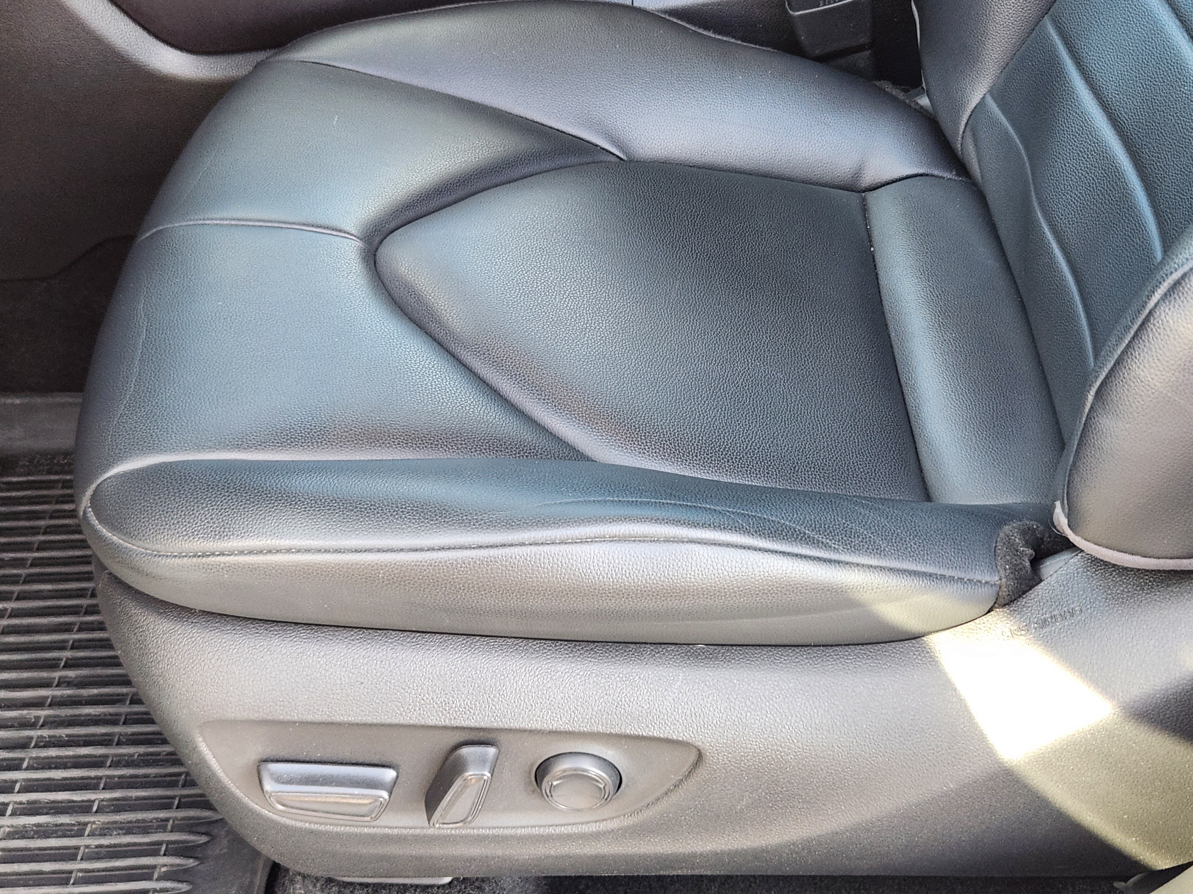Used 2023 Toyota Highlander XLE AWD/4WD image 20