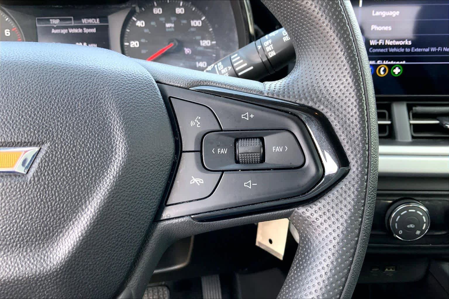 Used 2025 Chevrolet Trax LS FWD image 25