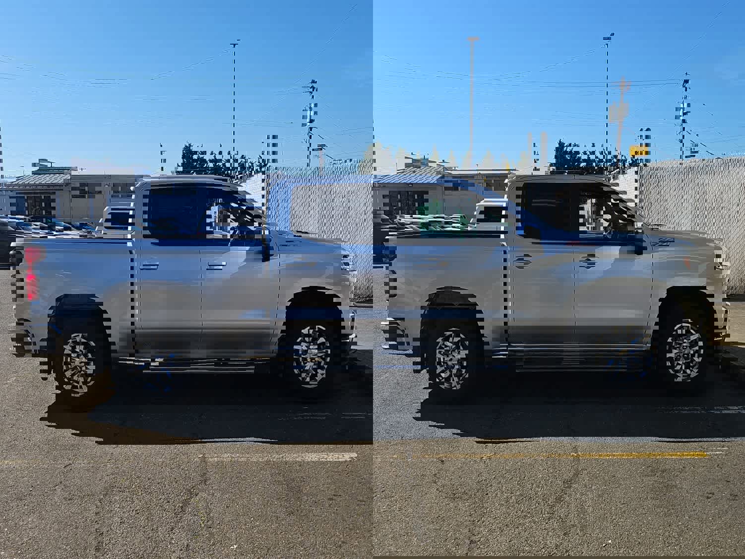 Used 2021 Chevrolet Silverado 1500 LT w/ Z71 Off-Road Package image 6