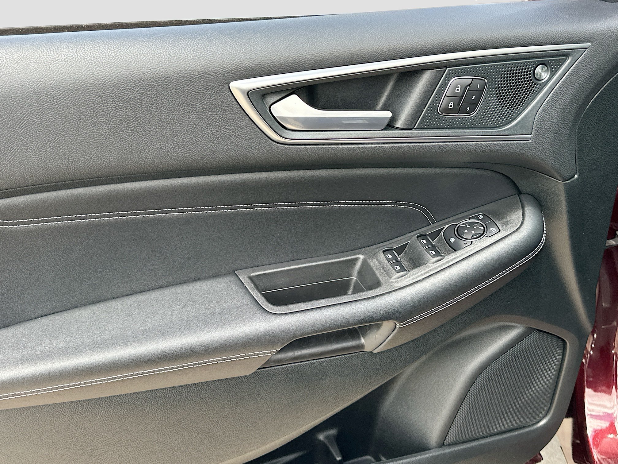 Certified 2024 Ford Edge Titanium AWD/4WD image 17