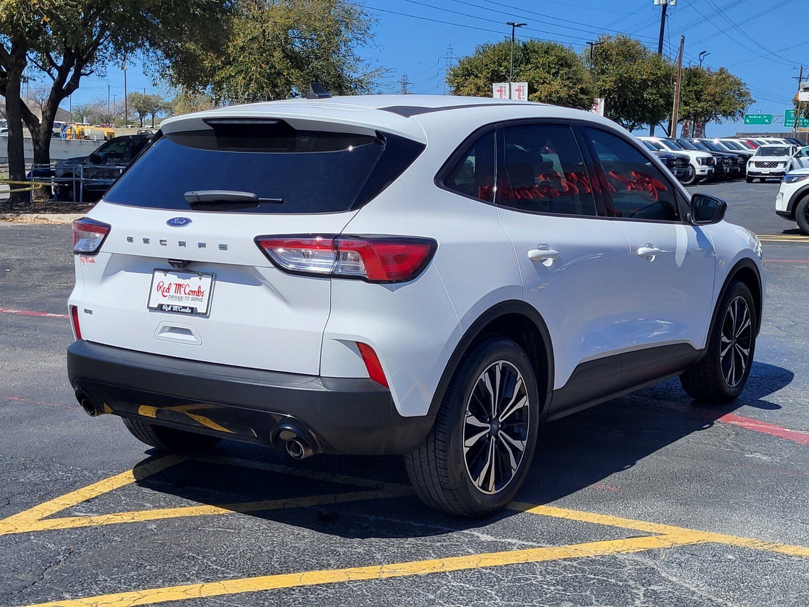 Certified 2022 Ford Escape SE w/ SE Sport Appearance Package image 4