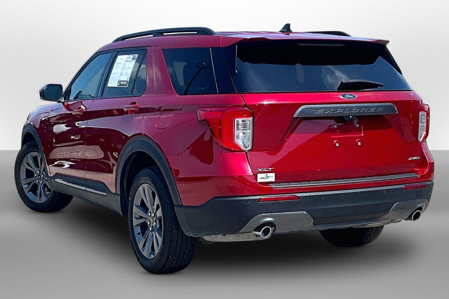 Certified 2024 Ford Explorer XLT w/ Equipment Group 202A AWD/4WD image 10