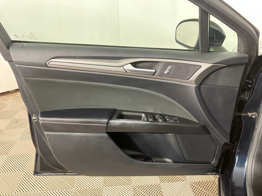 Certified 2020 Ford Fusion SE image 16
