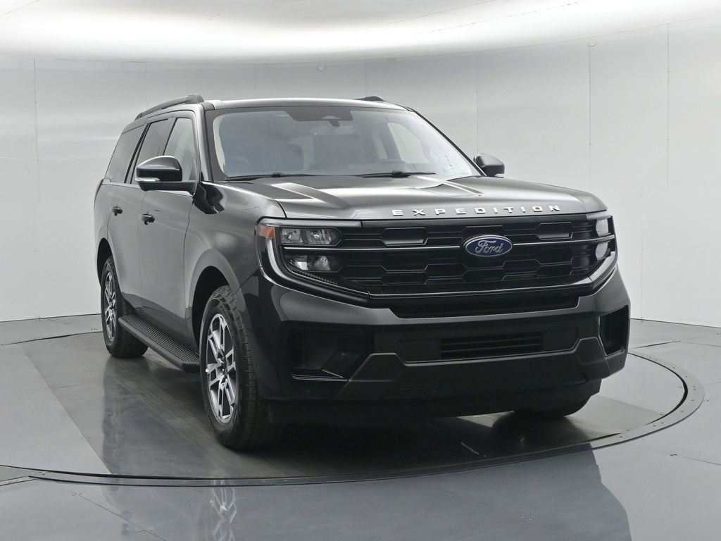 Certified 2025 Ford Expedition Active AWD/4WD image 64