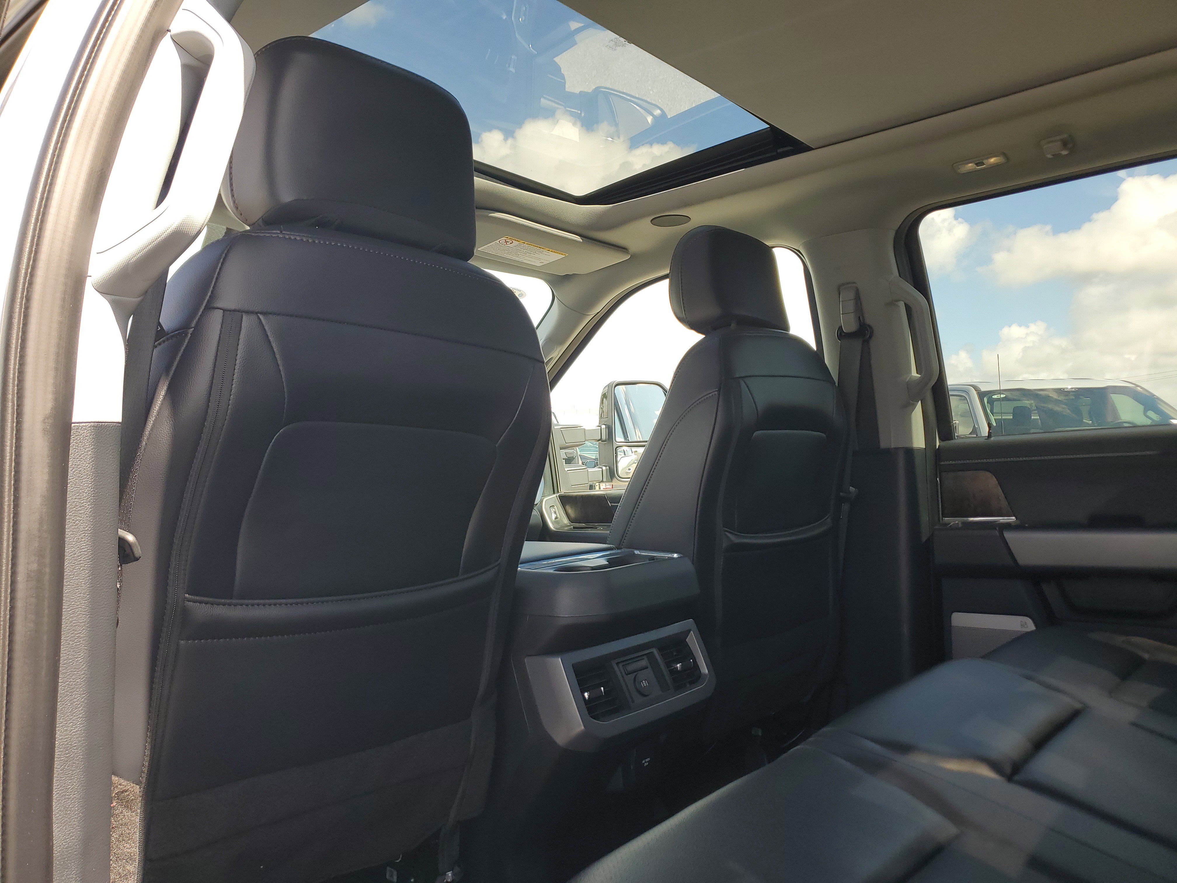 Certified 2025 Ford F250 Lariat w/ Lariat Ultimate Package image 15