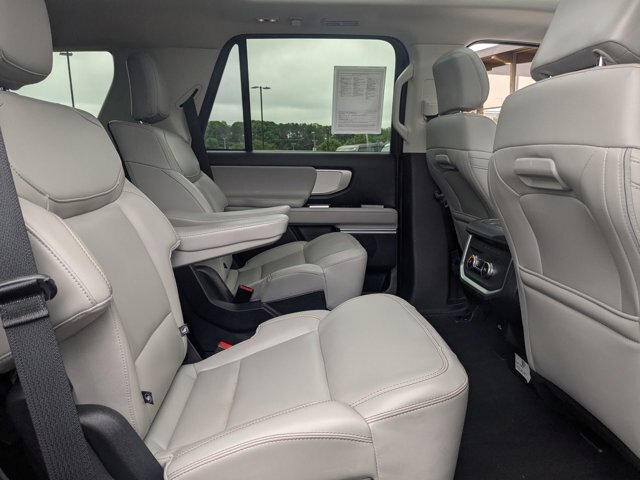 Certified 2025 Ford Expedition Active RWD image 36