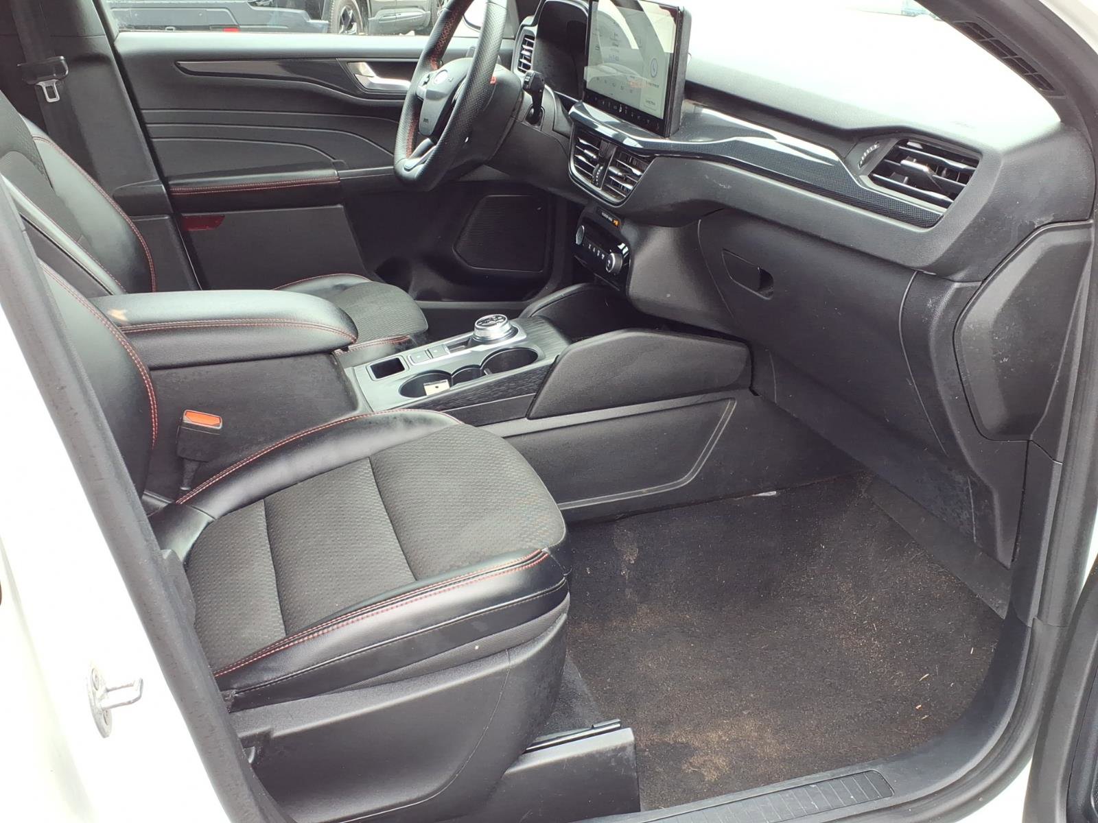 Certified 2023 Ford Escape ST-Line AWD/4WD image 18