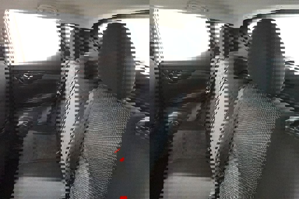 Used 2021 Nissan Rogue Sport SV image 25