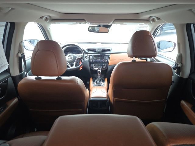 Used 2018 Nissan Rogue SL w/ Premium Package image 9