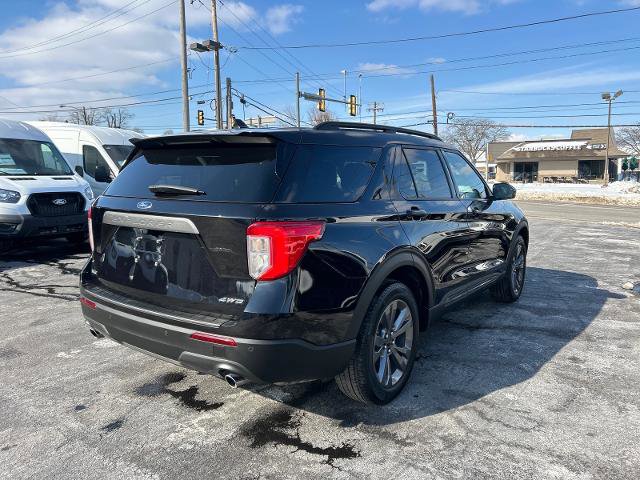 Certified 2022 Ford Explorer XLT w/ Equipment Group 202A image 19