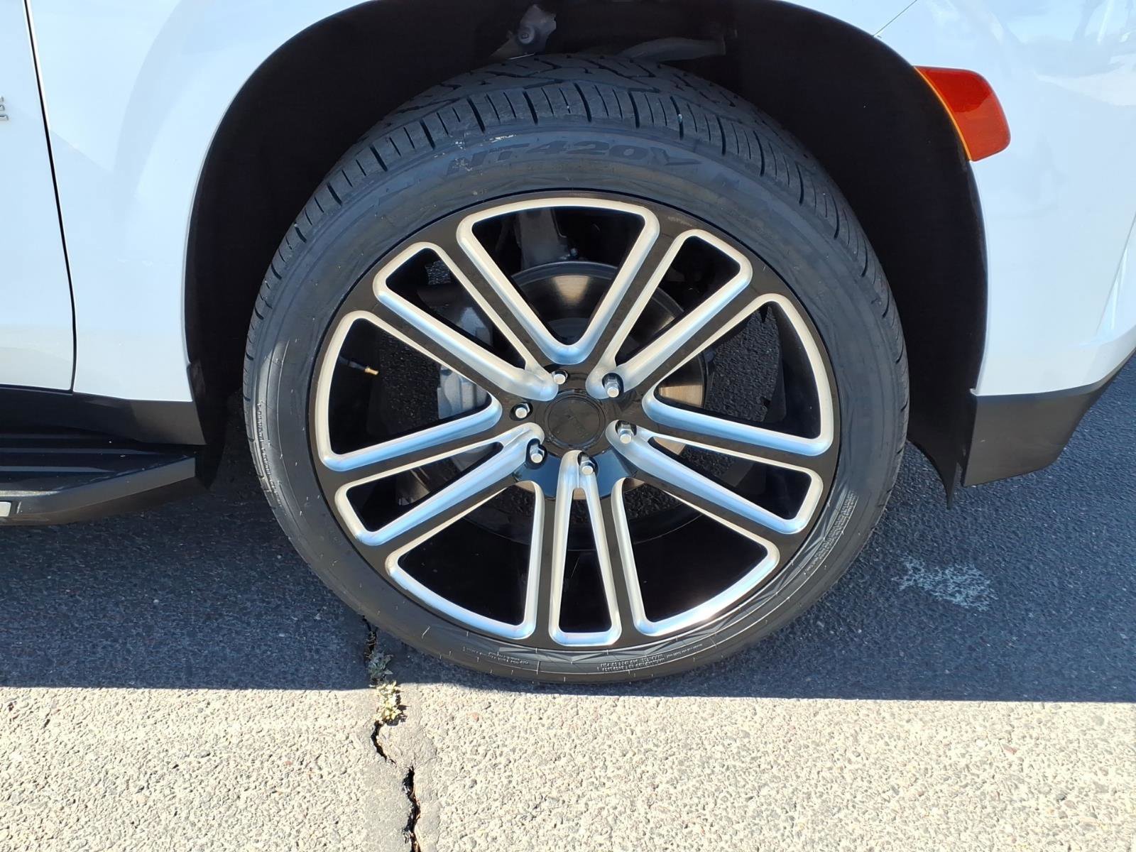 Used 2022 Chevrolet Tahoe LT w/ Luxury Package image 9