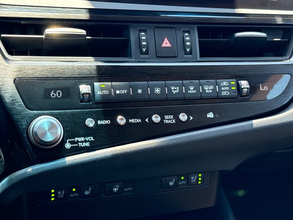 Used 2025 Lexus ES 300h w/ Premium Package FWD image 23